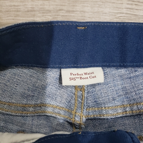 Levi's 525 Perfect Waist Boot Cut - Picture 5 of 6